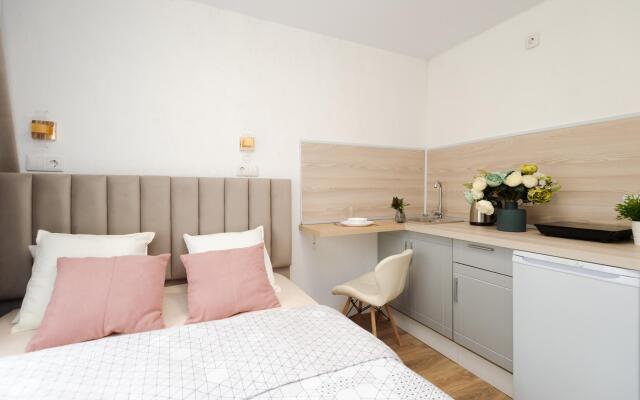 ApartHouse on Malysheva street 104