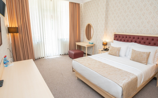 River Inn Hotel