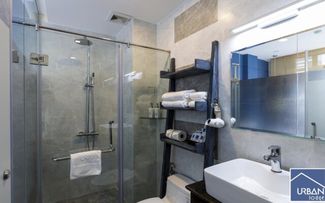 Urban Lodge Hotel - Hostel