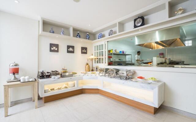 Alron Hotel Kuta Powered by Archipelago