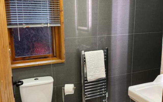 Otter 4 Hot Tub - HuntersMoon-Warminster-Bath-Salisbury