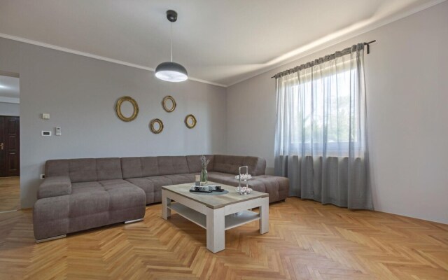 Amazing Home in Bale With Wifi and 4 Bedrooms