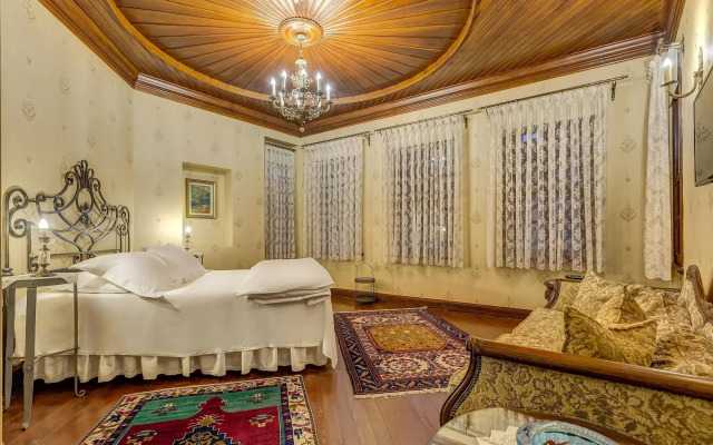 Kaucuk Hotel