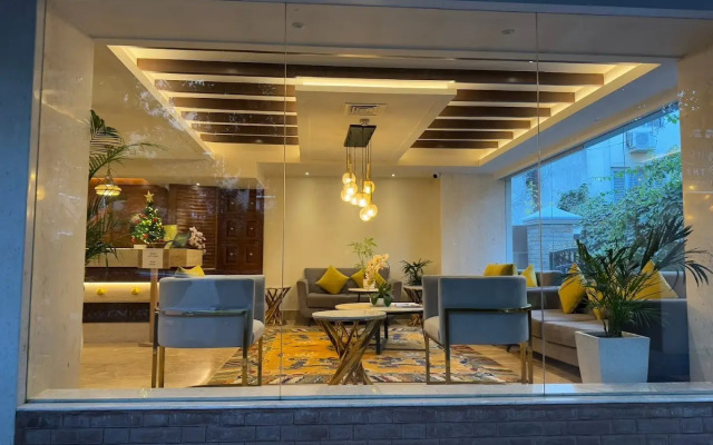 Hotel Thrive, A Tropical Courtyard