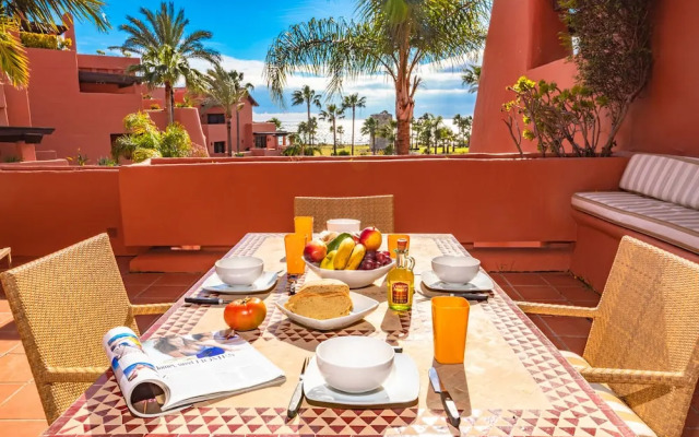 OleHolidays Torre Bermeja frente al mar y jacuzzi