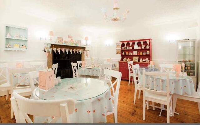 Number 61 Guest House and Tea Room