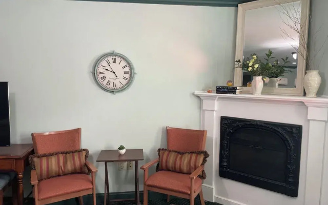 Hargrave House B & B