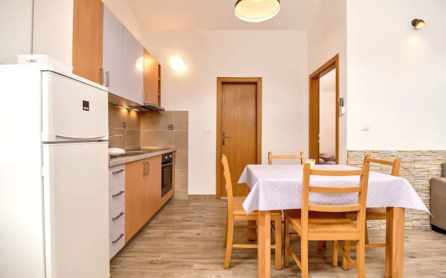 Beach Resort Apartments Bucina