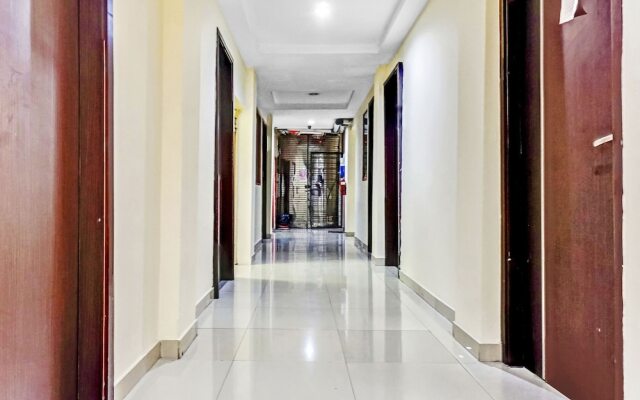 Super OYO 90692 Point Hostel