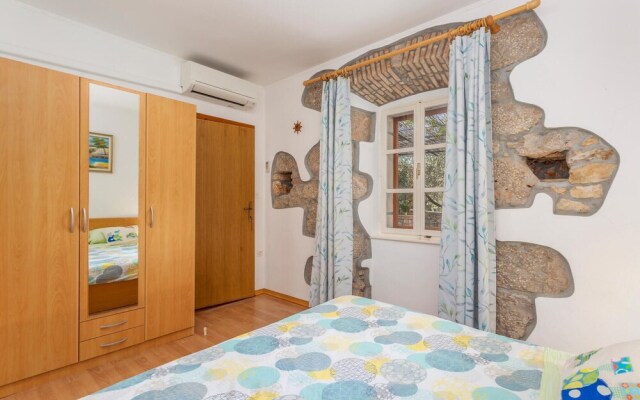 Awesome Home in Malinska With Wifi and 3 Bedrooms