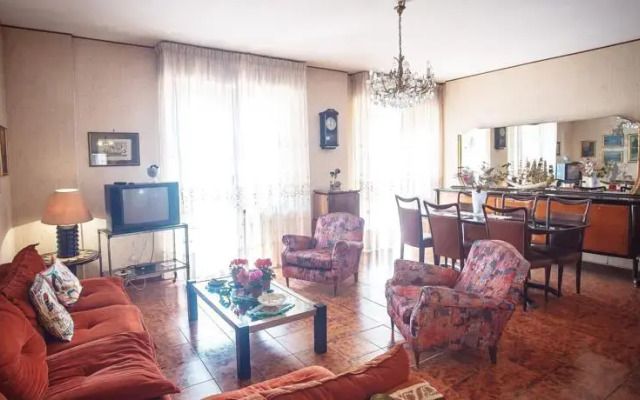 Grande Appartamento in Stile Classico