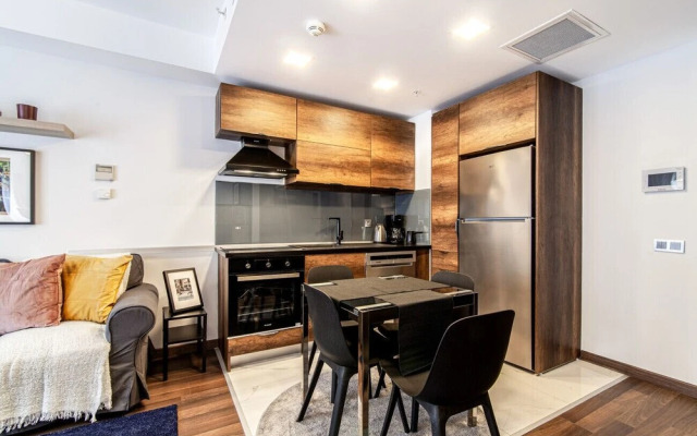 Fully Furnished Flat With Balcony in Sisli