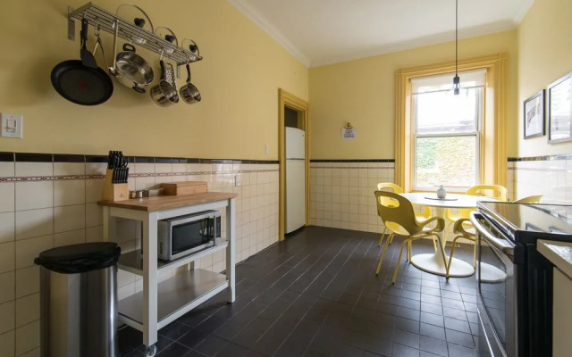 Charming 3Br In Queen Street East By Sonder