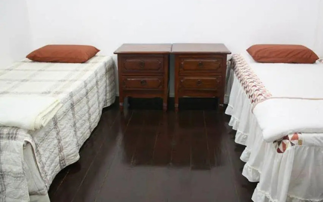 Emma Guesthouse Rumah Tinggi