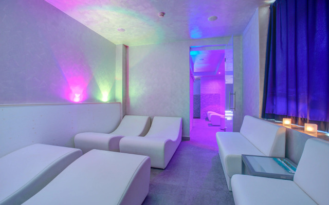 Ferretti Beach Hotel