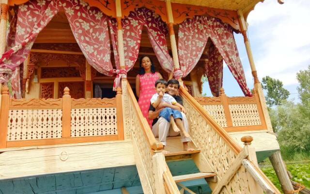 New Bul Bul Group Of Houseboats