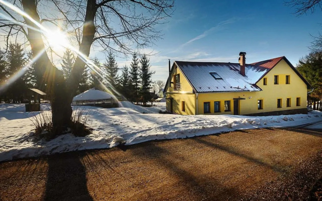 Villa Near Prkenny Dul With Sauna