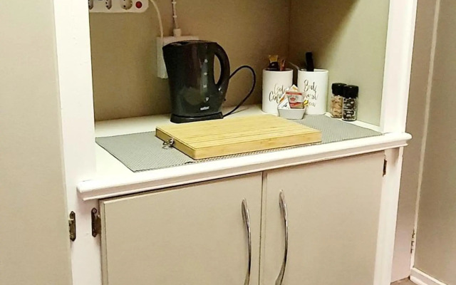 THE SPARE BEDROOM Unit 1