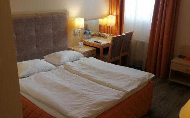 Hotel Orange Przeźmierowo