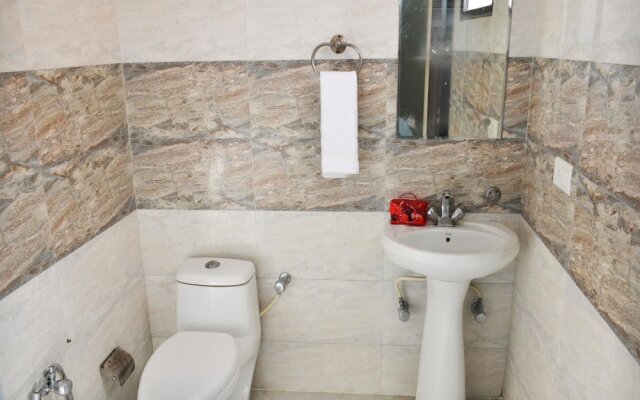 Motel Divine by OYO Rooms