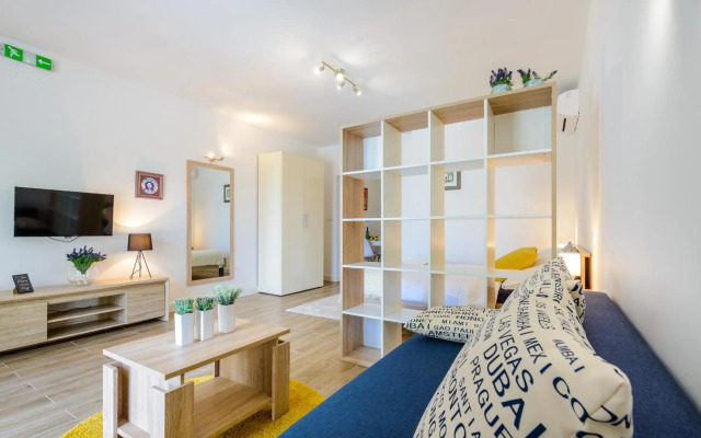 Tandem Apartments with Swimming pool