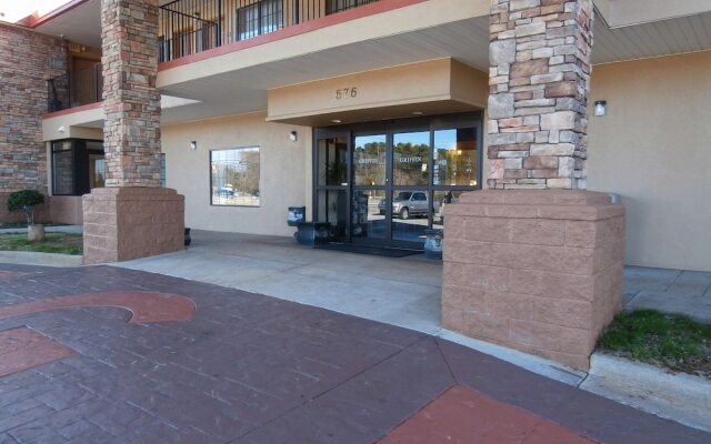 Griffin Inn and Suites