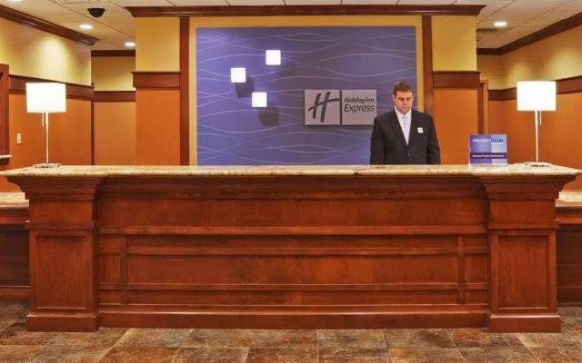 The Q Hotel And Suites