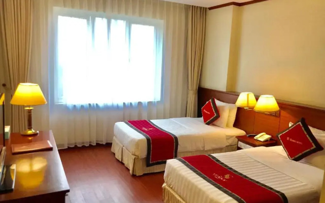 Sunny Hotel 2