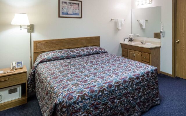 OYO Hotel Chapmanville Inn, WV - Hwy 119