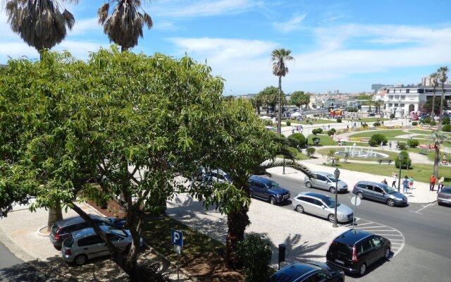 Rent4Rest Estoril Beachfront Apartments