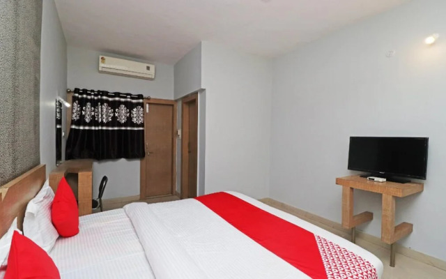 Parakh Palace By OYO Rooms