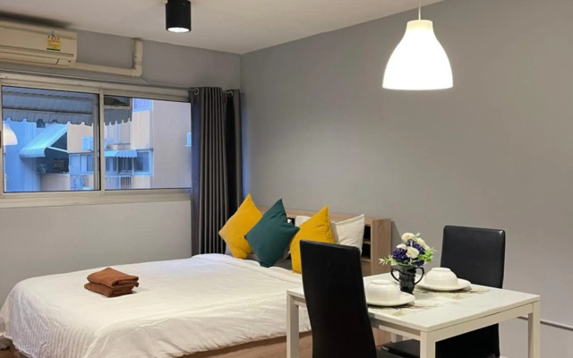 Deluxe at Popular Condo