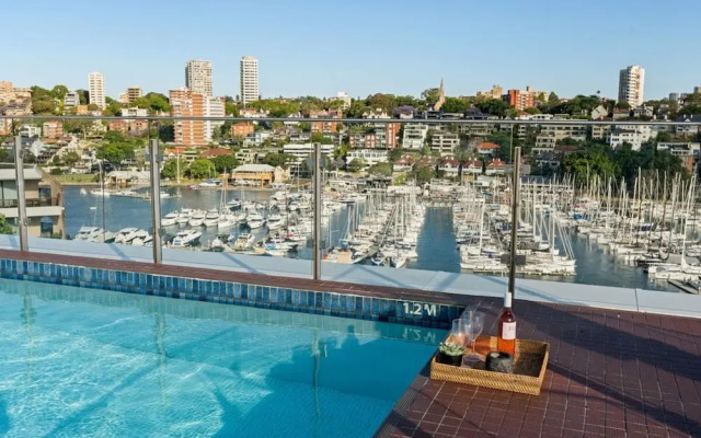 Elizabeth Bay Home With a View Rooftop Pool
