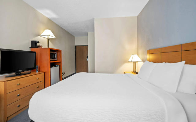 Quality Inn Dubuque on Hwy 20
