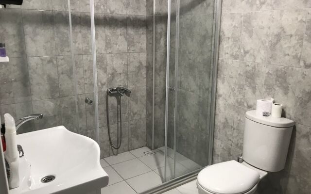 Beyzen Suit Apart