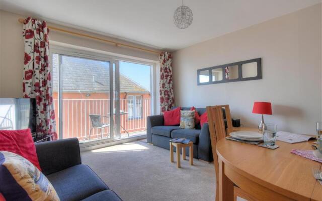 4 Bay View Court