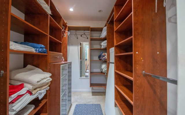 Venice Studio With Outdoor Cabana Studio Bedroom Apts by RedAwning