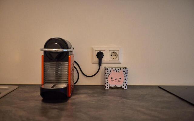 Self-Check-In & Perfect Metro Connection I