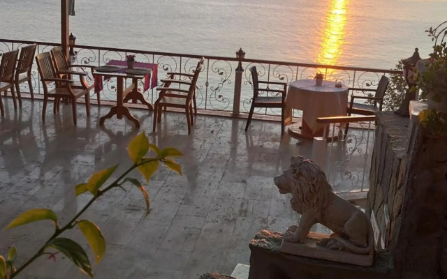 Hotel Mola