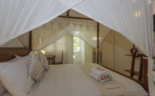 Royce Hotel