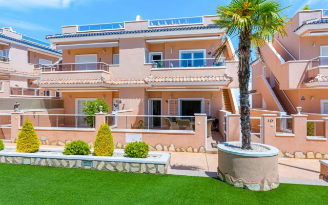 Penthouse Punta Prima Indoor & outdoor pool