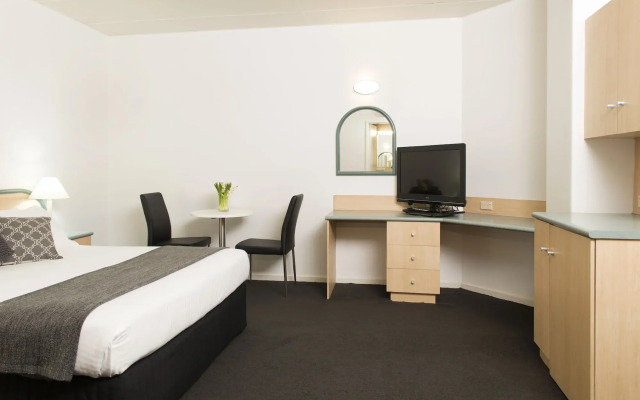 Adelaide Riviera Hotel