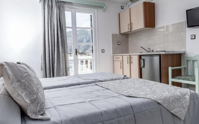 Avraki Rooms & Studios