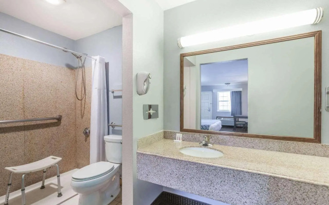 Days Inn by Wyndham Austin/University/Downtown
