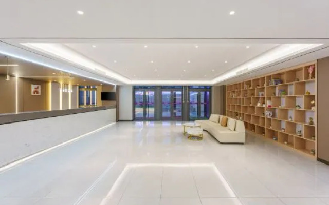 Tuyue Hotel (Dalian North Railway Station)