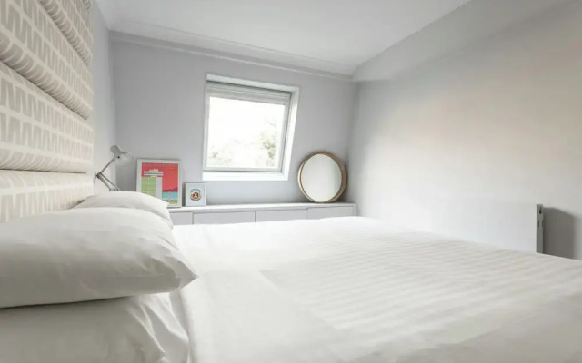 Talbot Road VI by Onefinestay