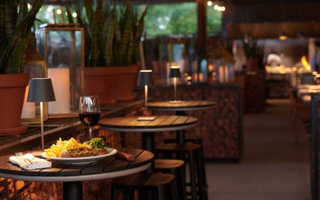 Hutton Brickyards Riverfront Hotel + Venue