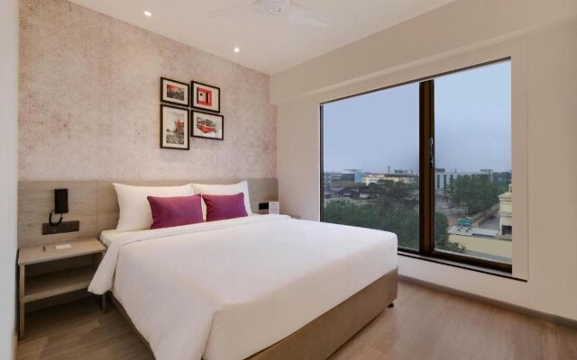 7 Apple Hotel Mahape