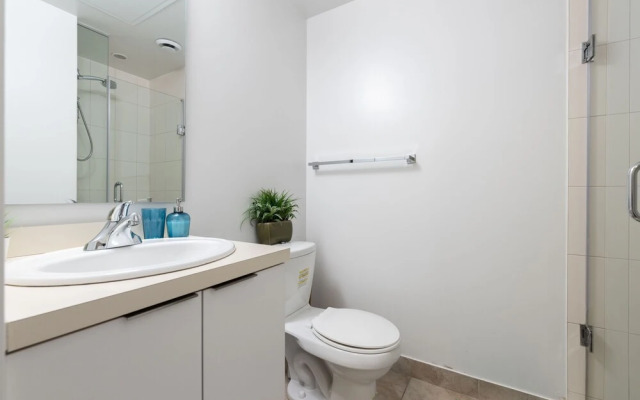 Applewood Suites - York Street Condo