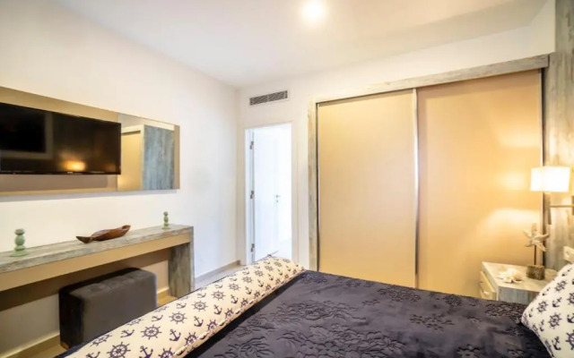 Seafront Flat With Fascinating Sea View in Bodrum